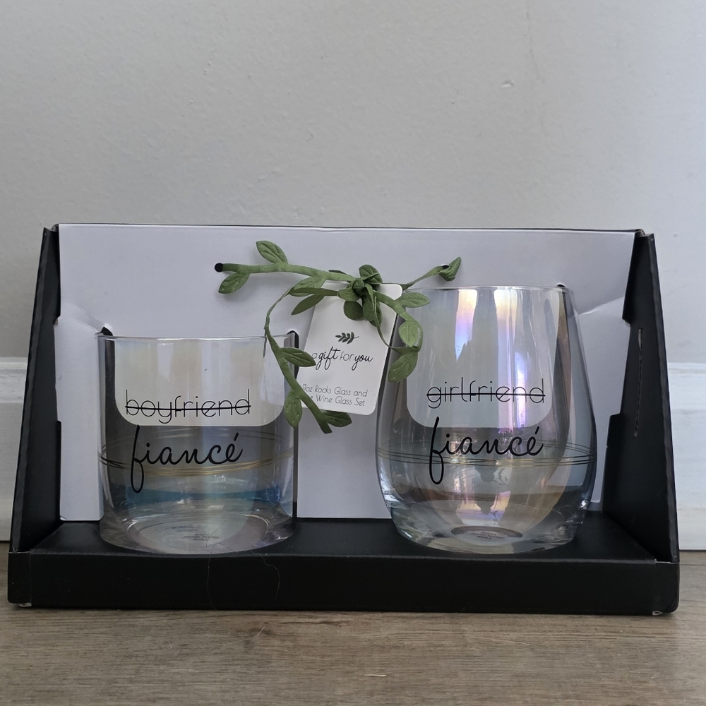 Pavilion Gift Company - Fiancé/Fiancée - 11 oz Rocks & 18 oz Stemless Wine Glass
